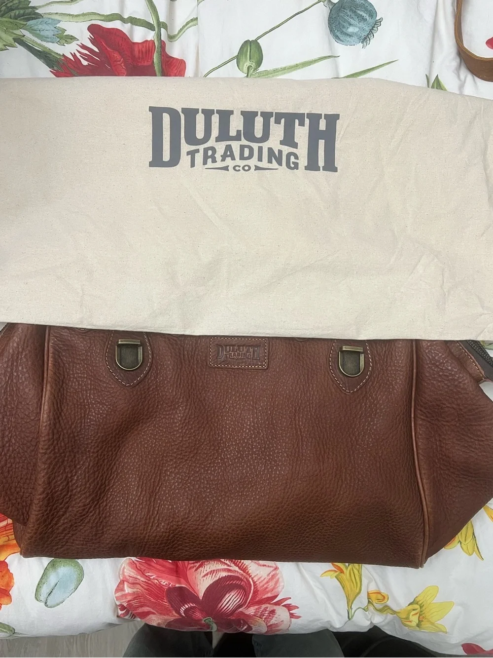 DULUTH TRADING CO Lifetime Leather AWOL Bag 2.0 NEW